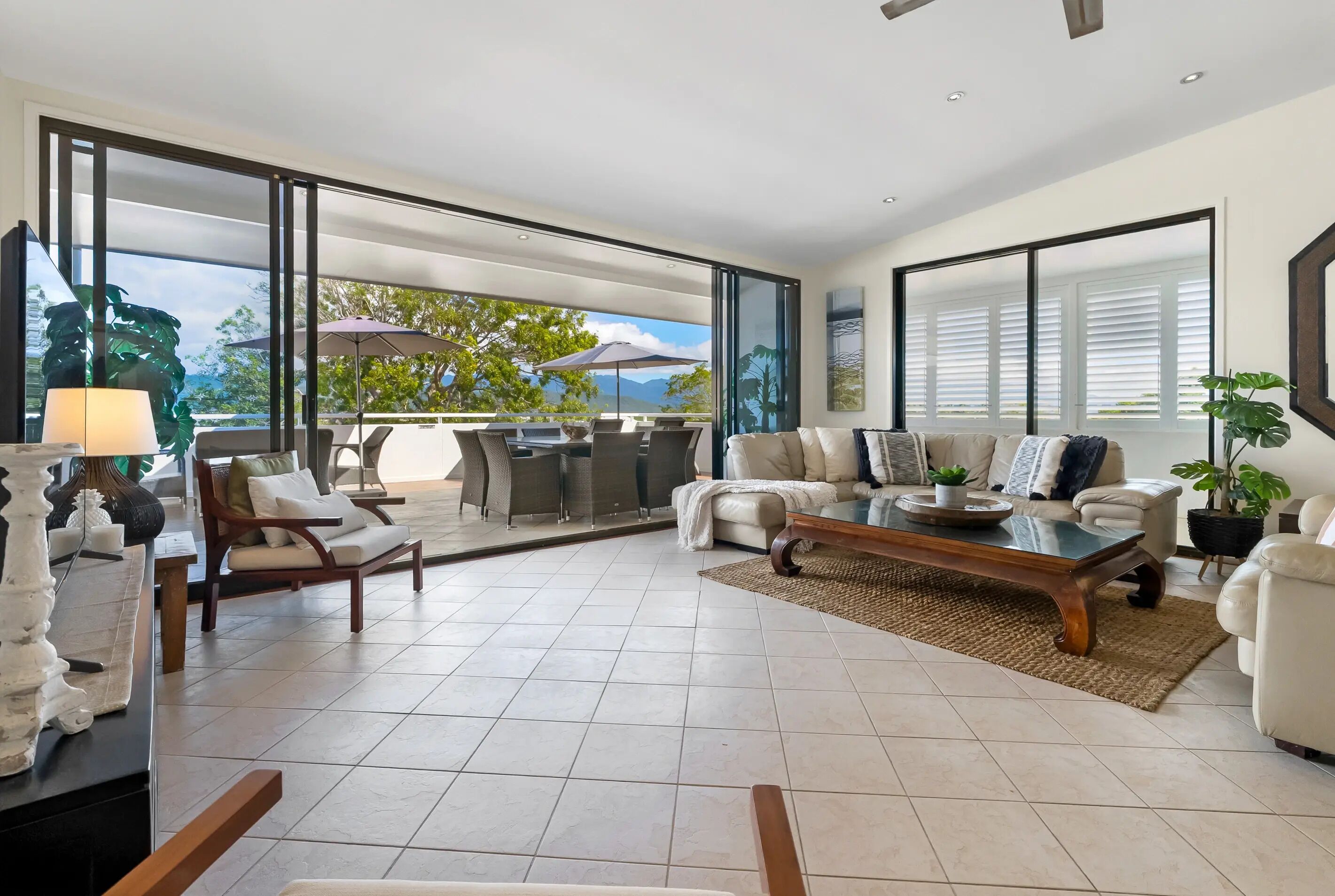 Penthouse | Living area | 32-inch LCD TV with cable channels, TV, DVD player