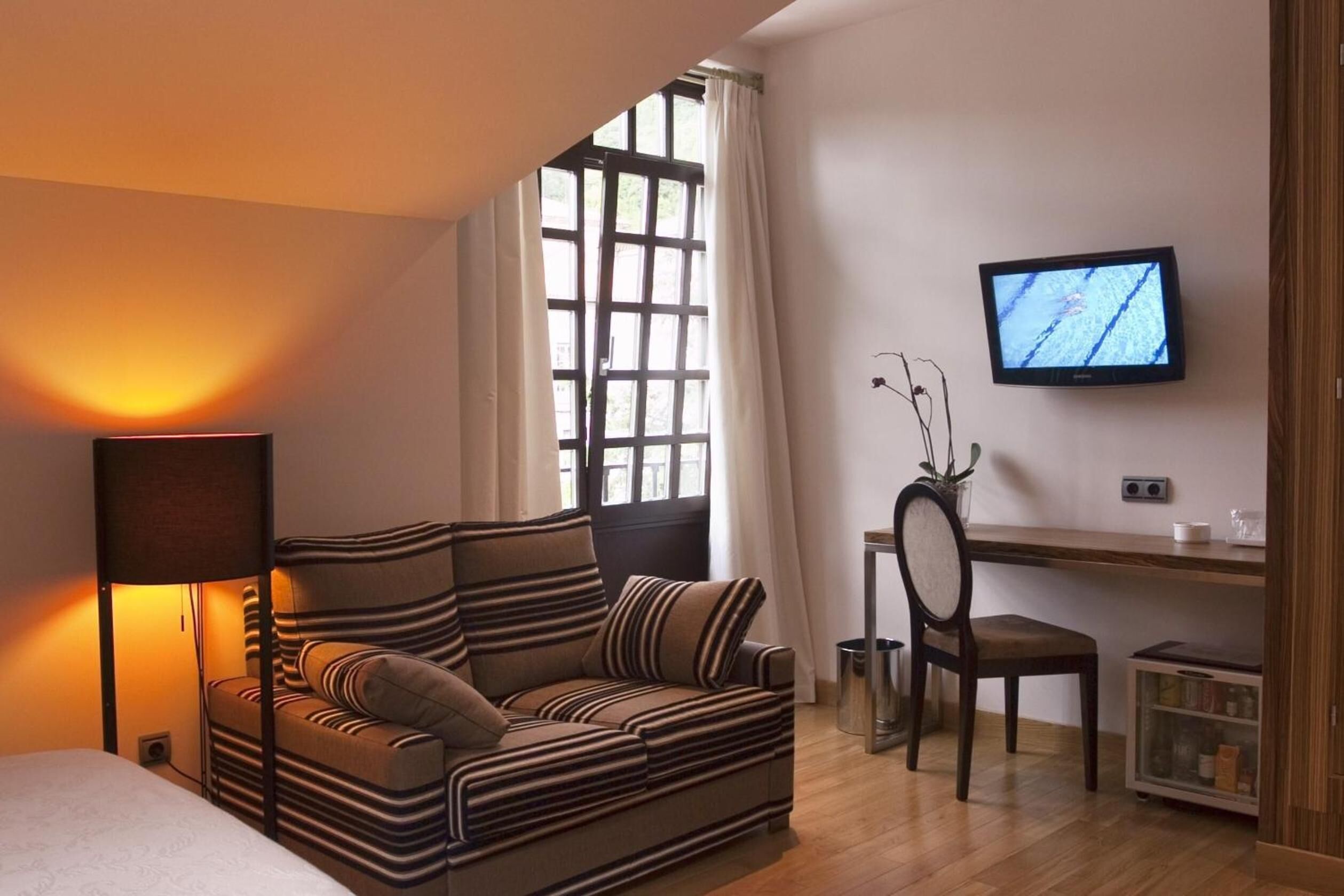 minibar, in-room safe, desk, blackout curtains