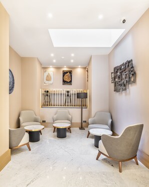 Sala de estar en el lobby