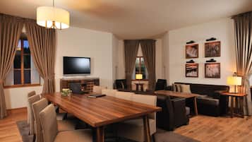 Télévision à écran plat, films à la carte