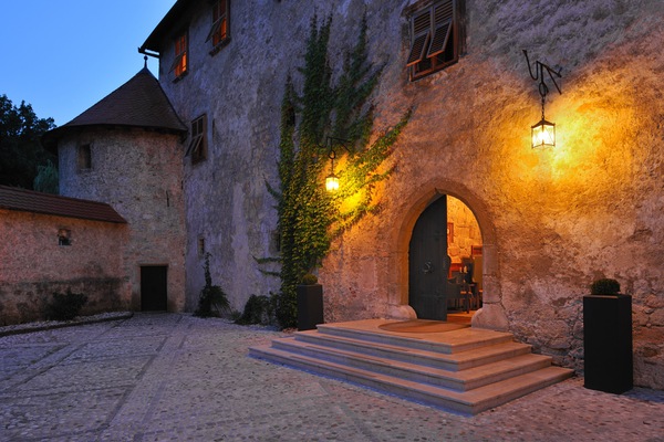 Façade de l’hébergement - soirée/nuit