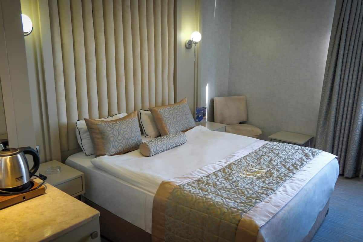 Standard Single Room | Premium bedding, minibar, in-room safe, desk