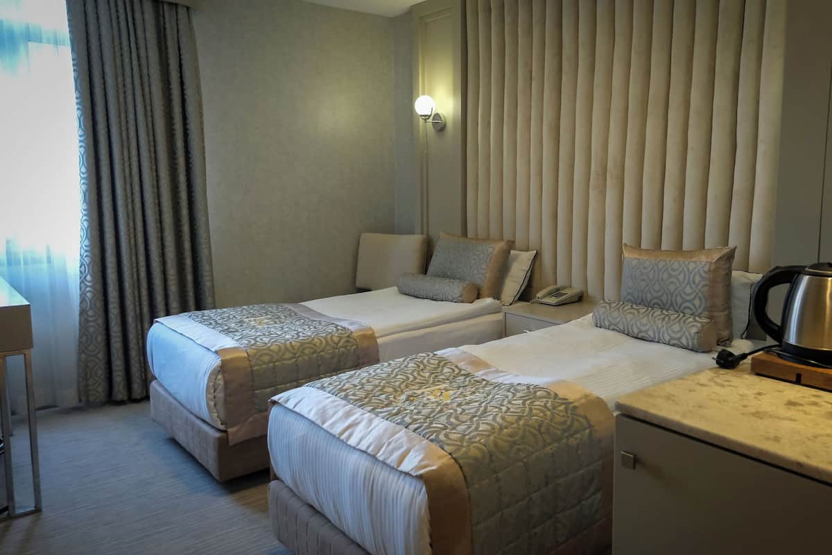 Quarto casal ou duplo standard | Roupas de cama premium, frigobar, cofres nos quartos, escrivaninha