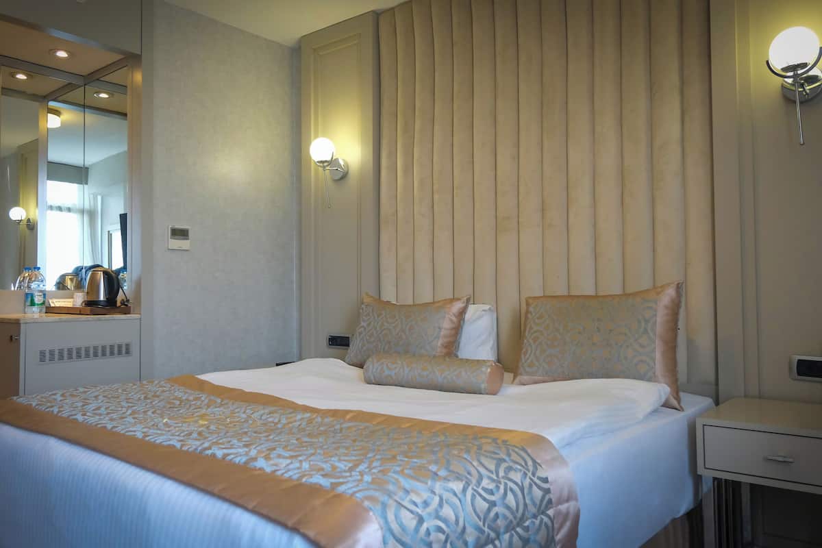 Premium bedding, minibar, in-room safe, desk