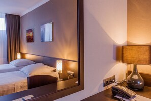 Apartment | In-room safe, desk, free cribs/infant beds, free WiFi - Hotel Belwederski (Warsaw)