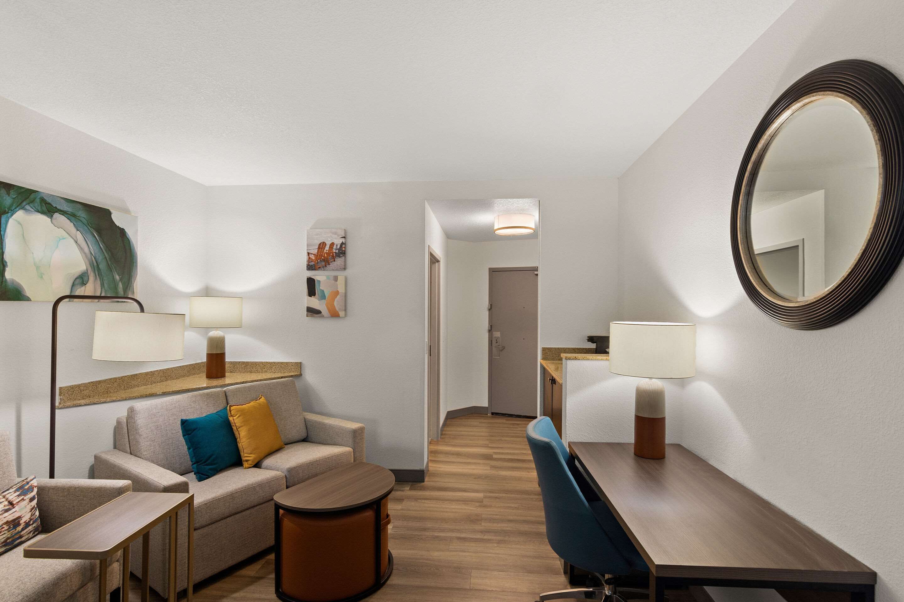 suite, non smoking | desk, laptop workspace, blackout curtains, iron/ironing board