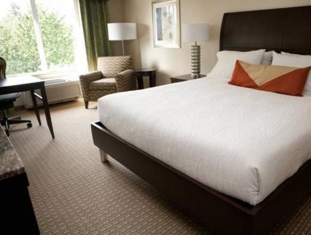 Premium bedding, in-room safe, iron/ironing board, free cots/infant beds