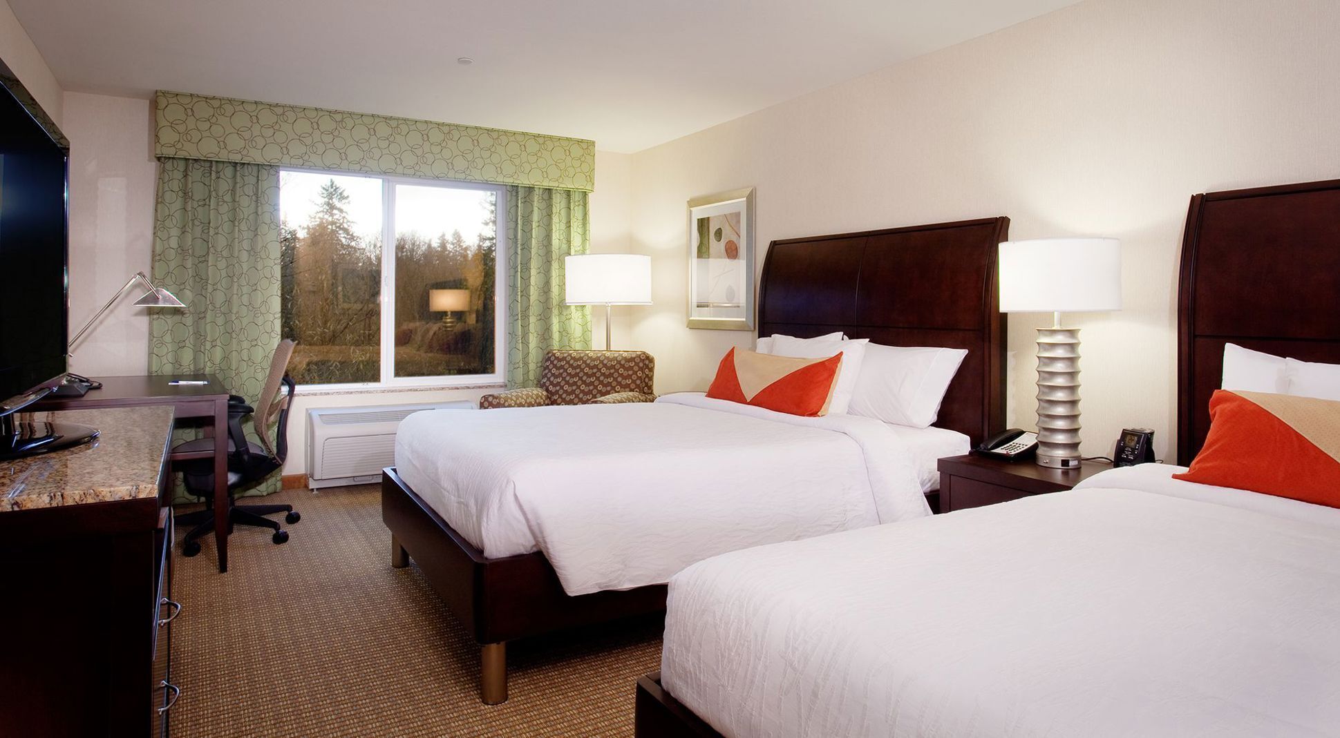 Premium bedding, in-room safe, iron/ironing board, free cots/infant beds