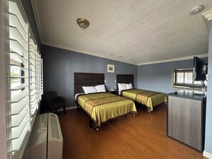 Room, 2 Queen Beds, Non Smoking | Bathroom | Combined shower/bathtub, free toiletries, hair dryer, towels - Big A Motel (Orange)