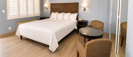 1 habitación, muebles diferentes, escritorio y insonorización