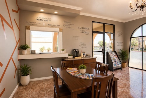 Big A Motel & Suites Near Disneyland Orange County