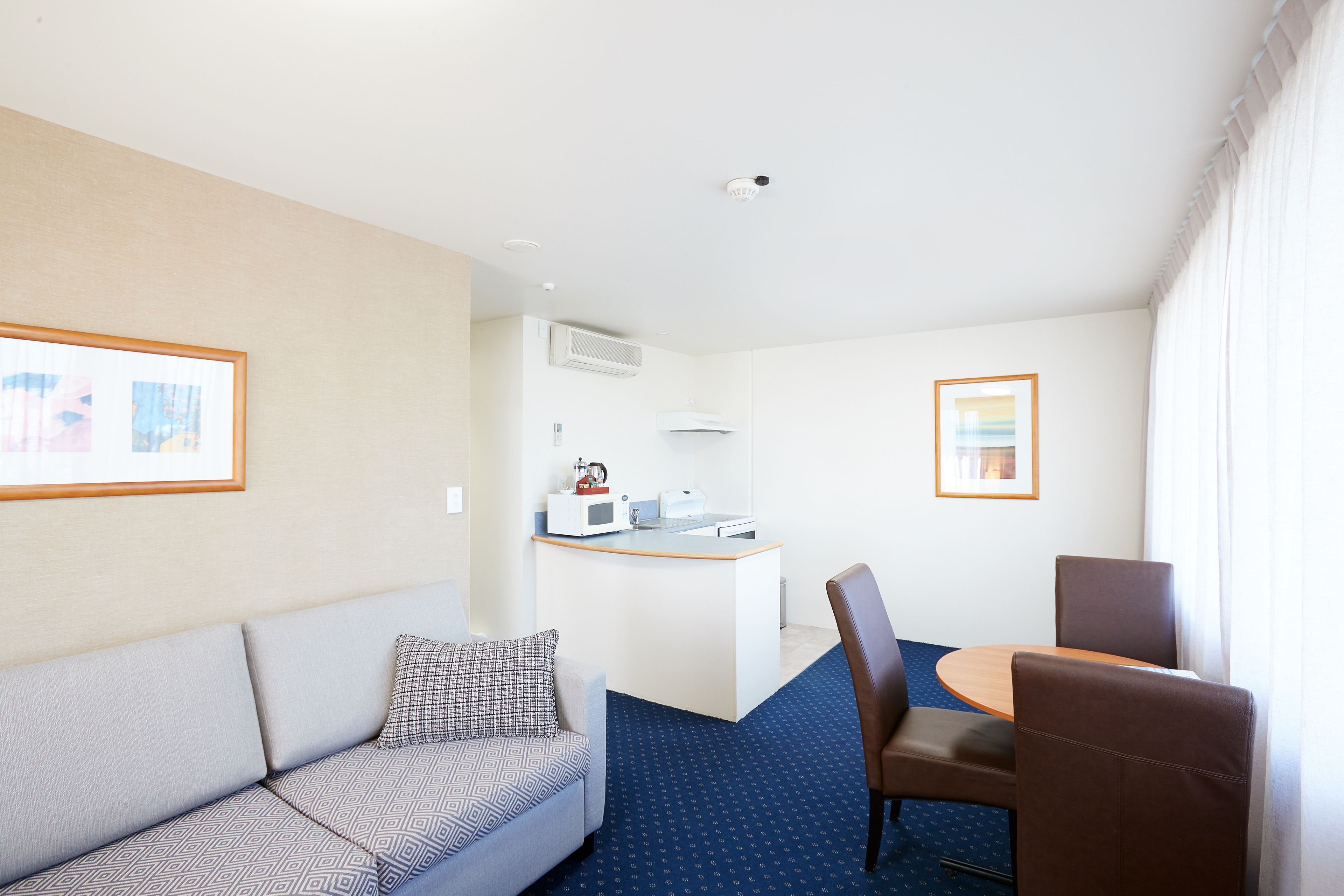 fridge, coffee/tea maker, electric kettle