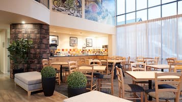 Desayuno continental diario (NZD 13.00 por persona)