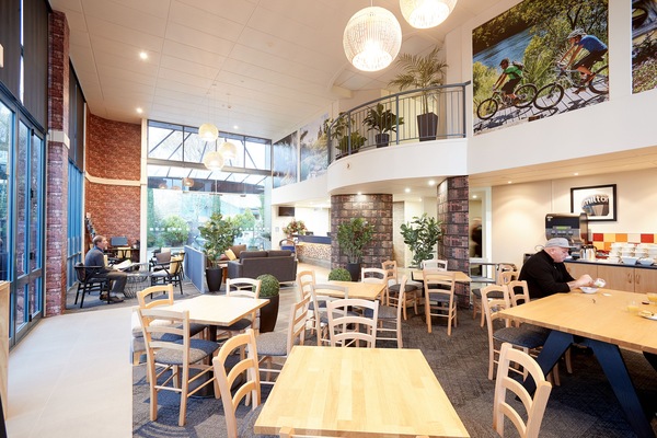 Lobby lounge