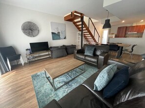 Two Bedroom Spa Apartment | In-room dining