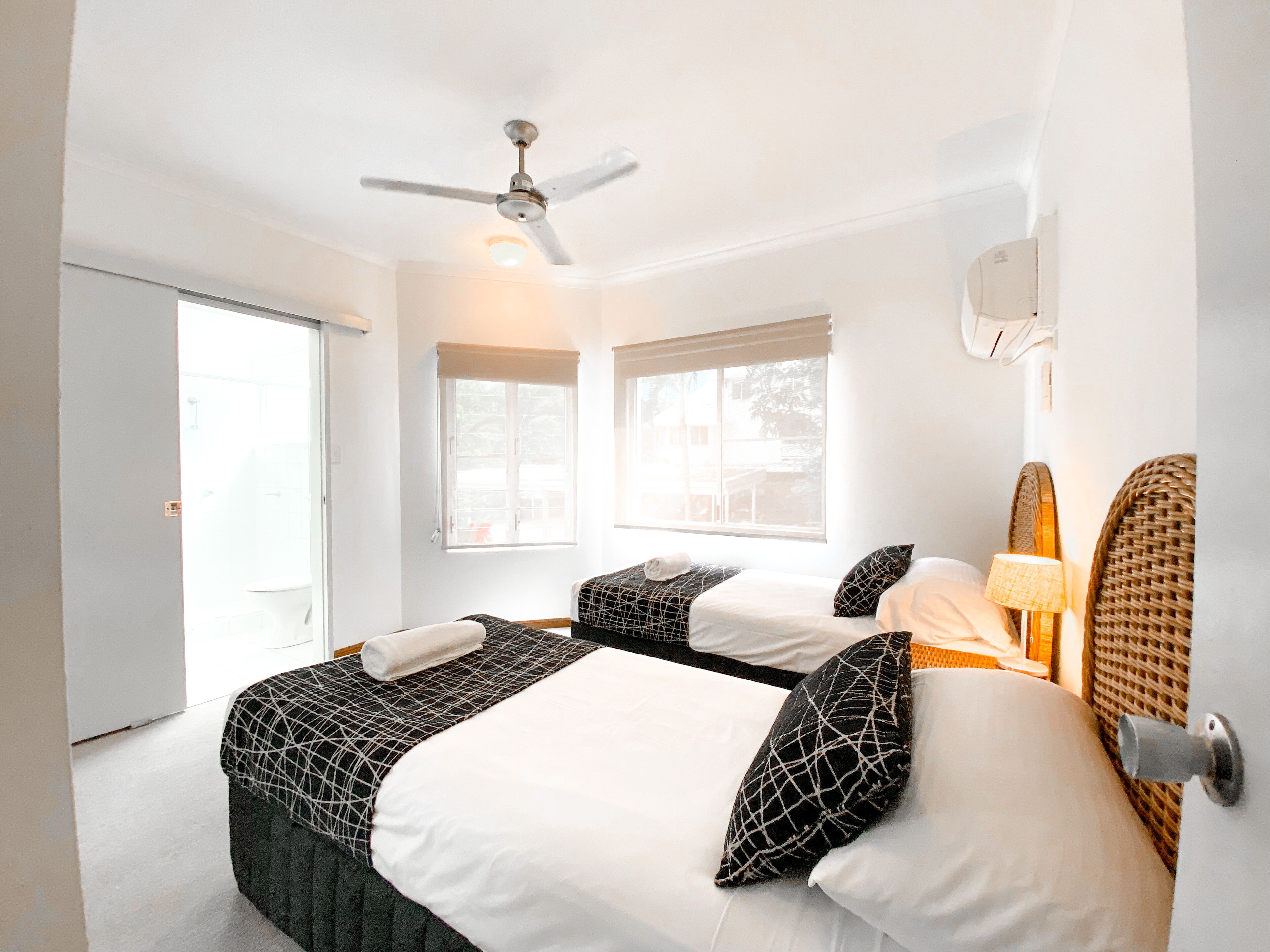 2 bed/2 bath balcony | 1 bedroom, iron/ironing board, rollaway beds, free wifi