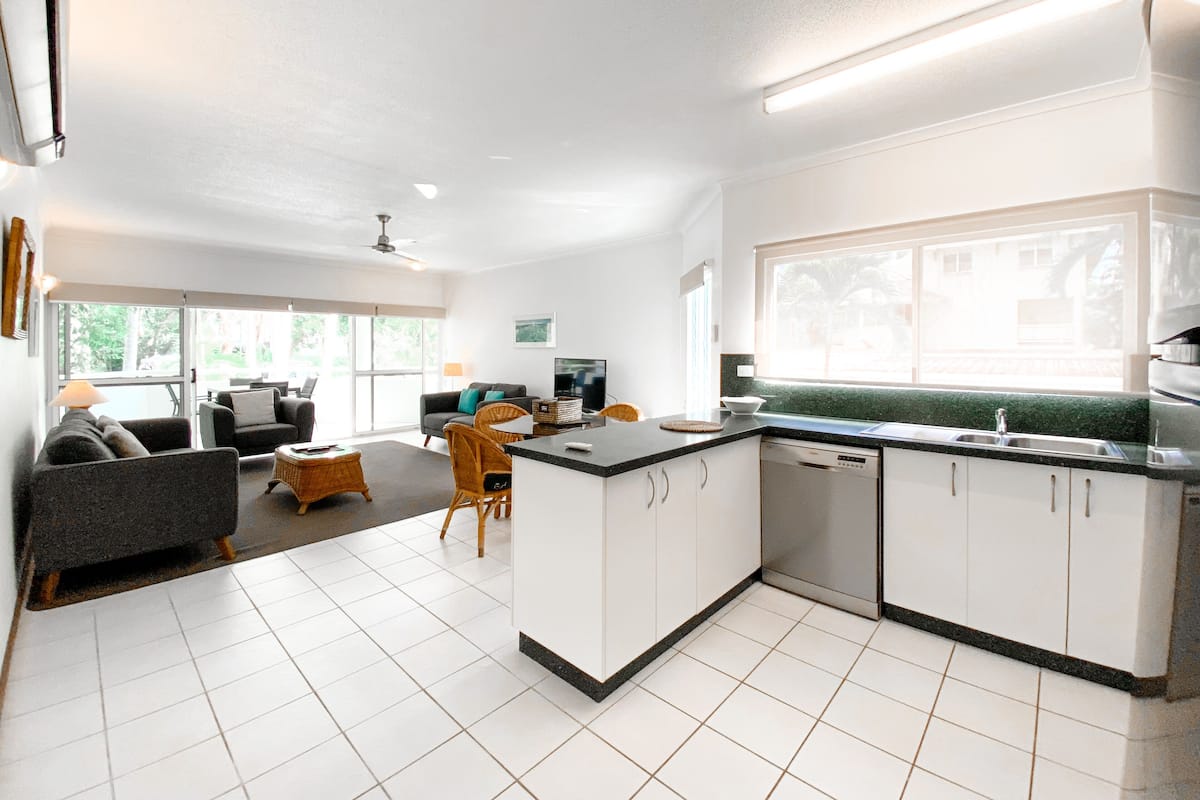 Apartamento estándar, 2 habitaciones | Cocina privada | Frigorífico, microondas, horno y placa de cocina