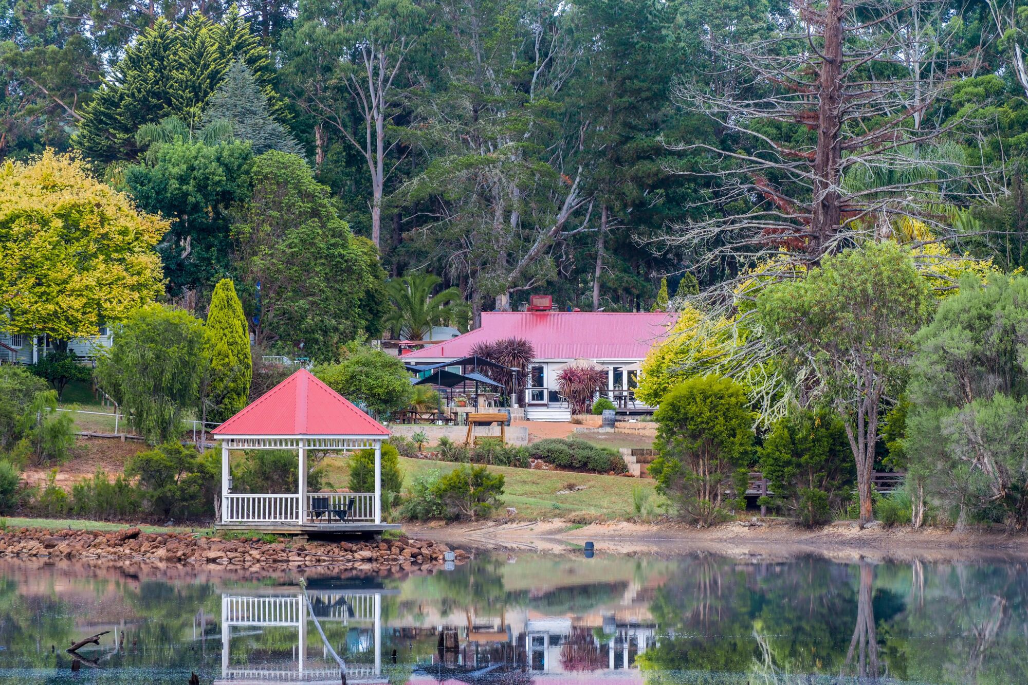Breakfast, lunch served; local and international cuisine, garden views 