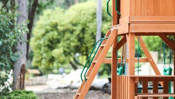 Children’s play area – outdoor