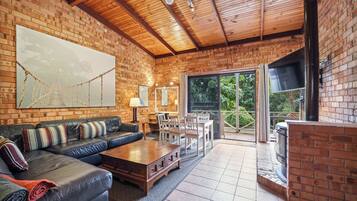Family Chalet, 2 Bedrooms, Terrace, Park View | Living area
