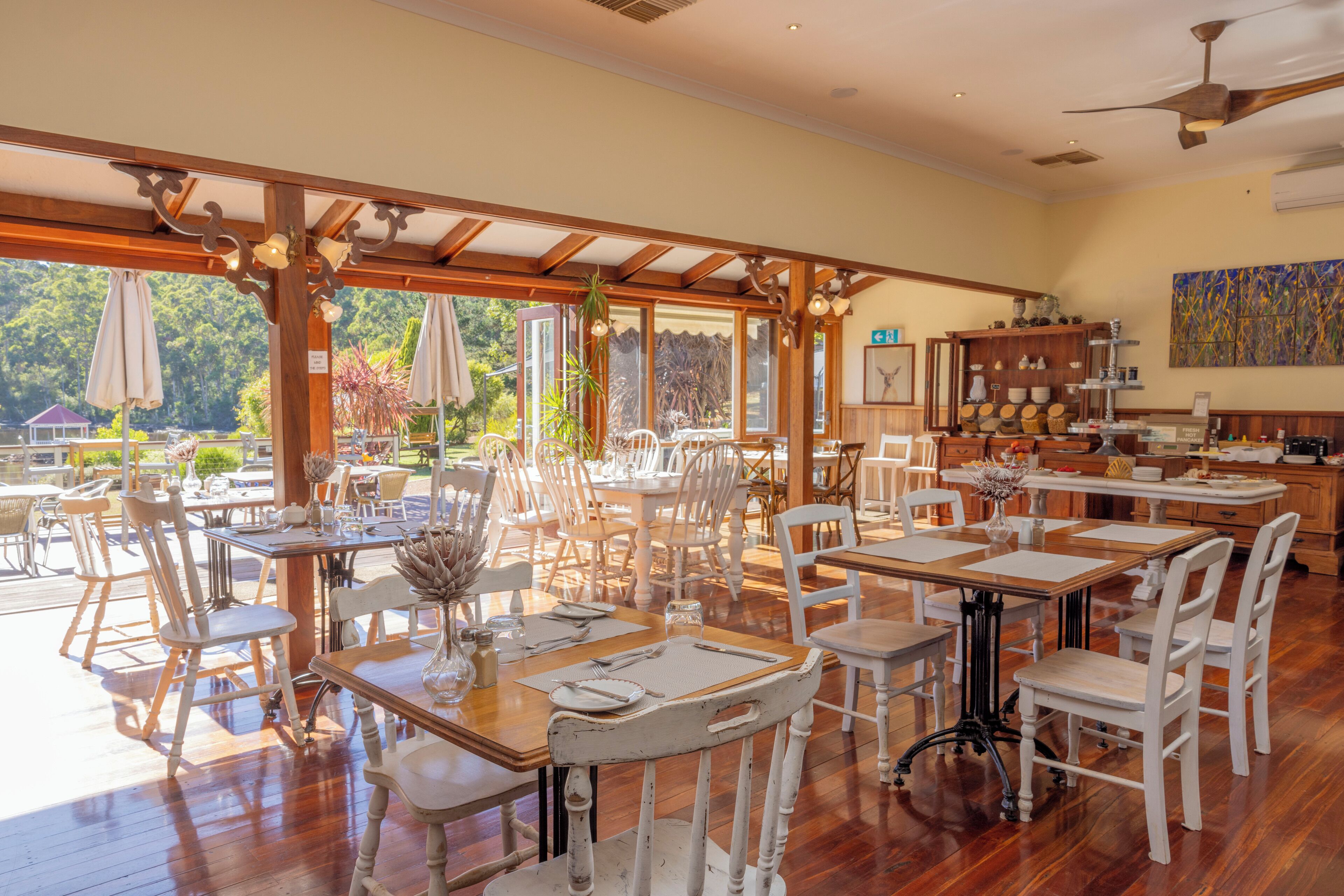 Breakfast, lunch served; local and international cuisine, garden views 