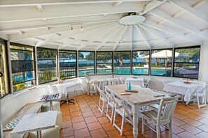 Cafe - Gemini Resort (Golden Beach)