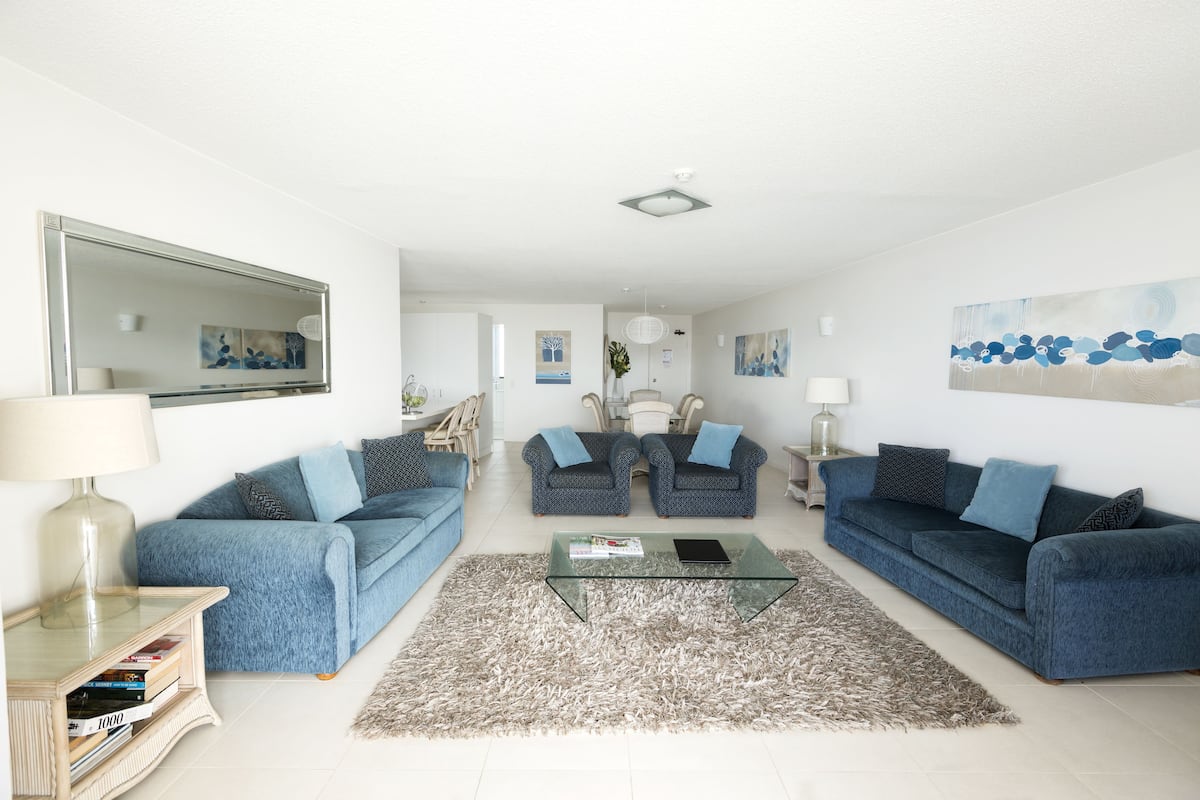 Family Room, Garden View | Dihias secara berasingan, dilengkapkan perabot secara berasingan