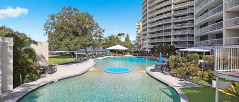 Piscine extérieure, piscine chauffée