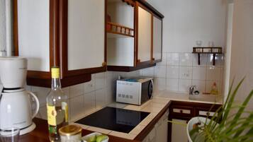 Comfort Apartment, 1 Bedroom | Private kitchen | Fridge, microwave, dishwasher, toaster