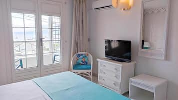 Comfort Studio | In-room safe, blackout drapes, free WiFi, bed sheets