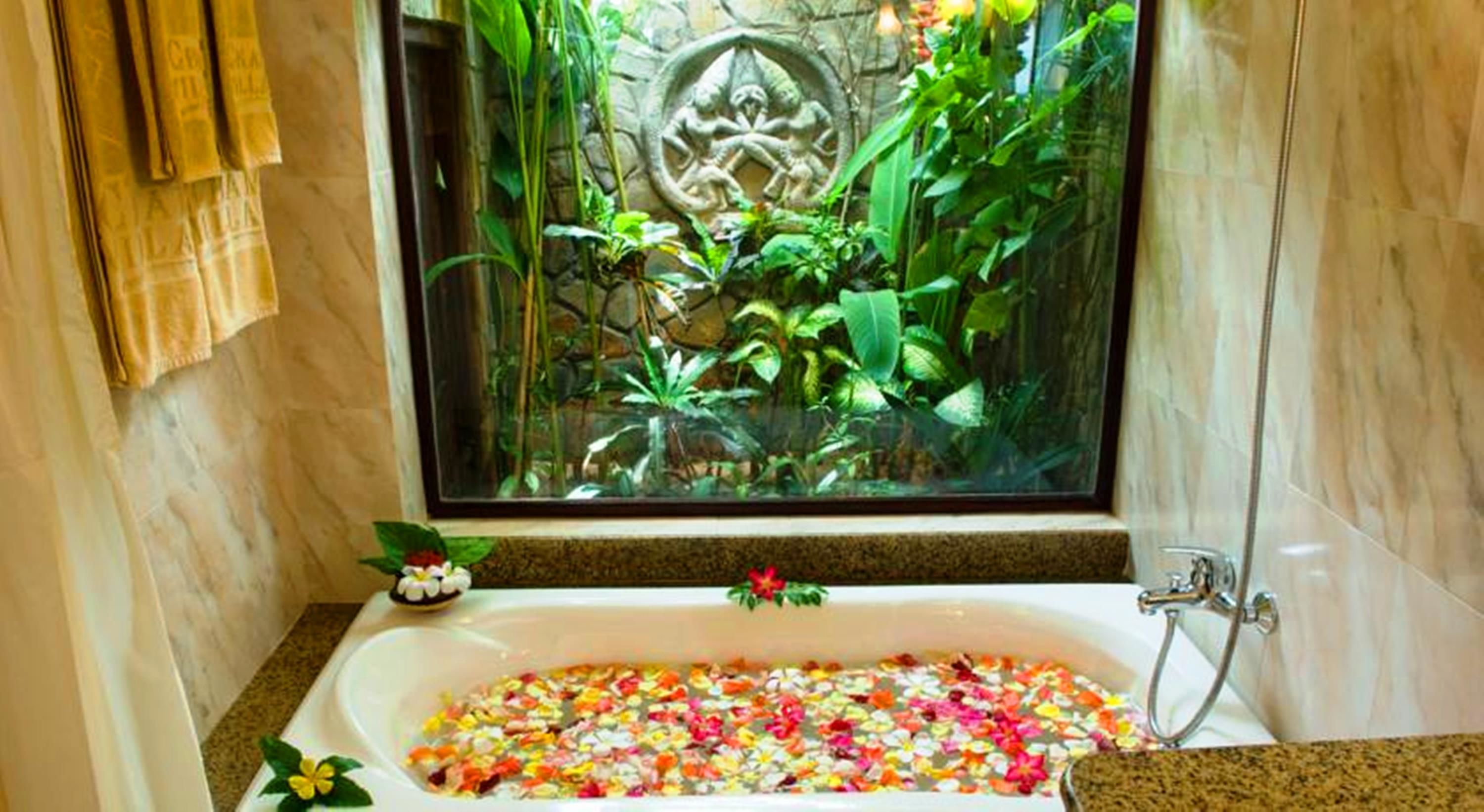 shower, free toiletries, hair dryer, bathrobes