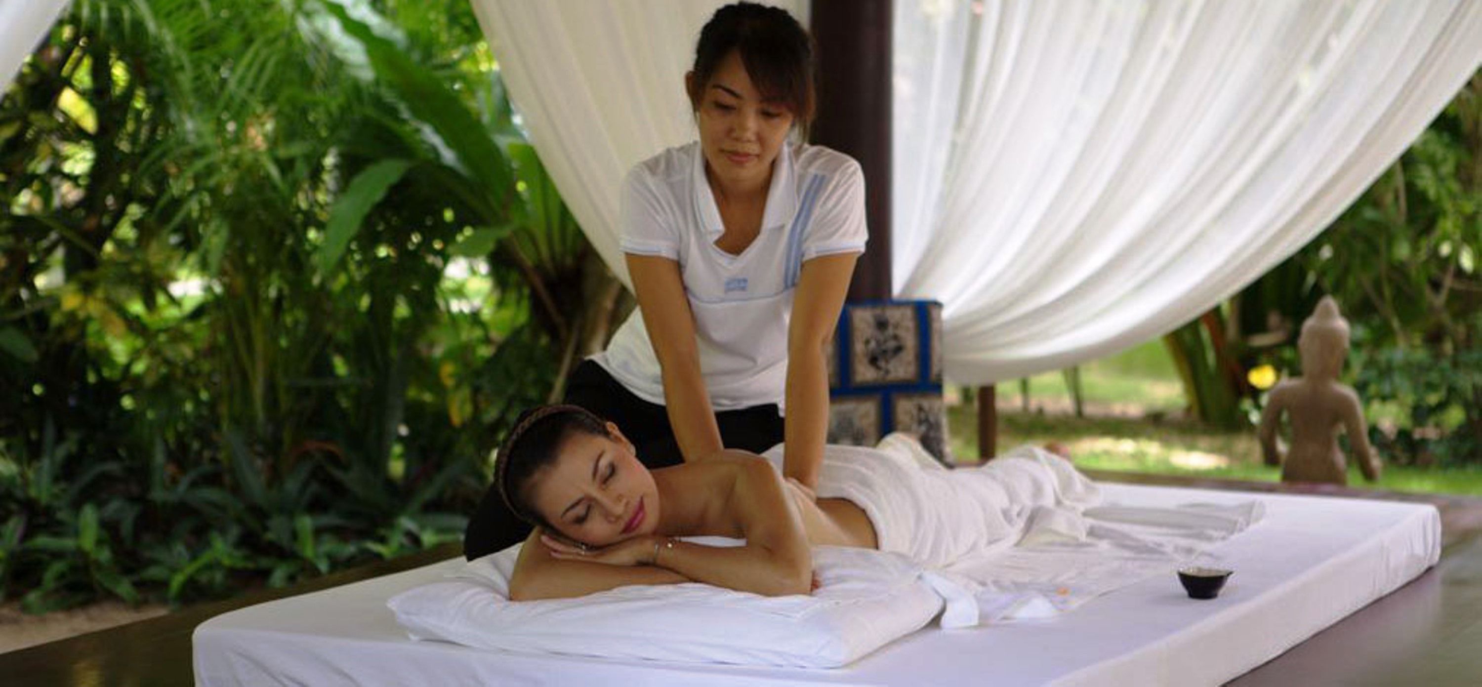body treatments, hot stone massages, swedish massages, facials