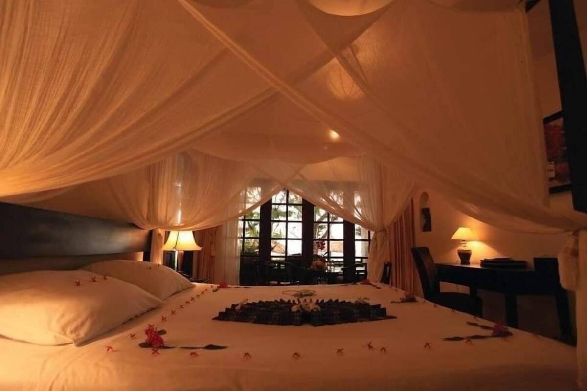 villa, beachfront | premium bedding, minibar, in-room safe, desk