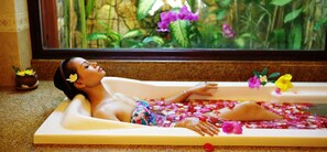 Kroppsbehandlingar, massage med varma stenar och klassisk massage