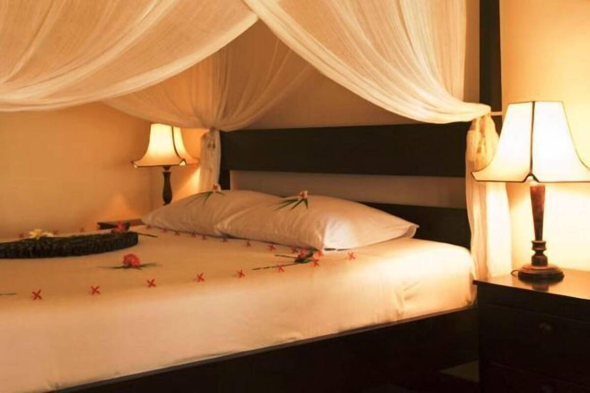 Hochwertige Bettwaren, Minibar, Zimmersafe, Schreibtisch