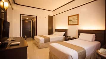 Minibar, desk, rollaway beds, free WiFi