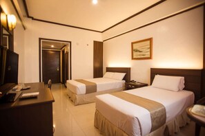 Minibar, desk, rollaway beds, free WiFi