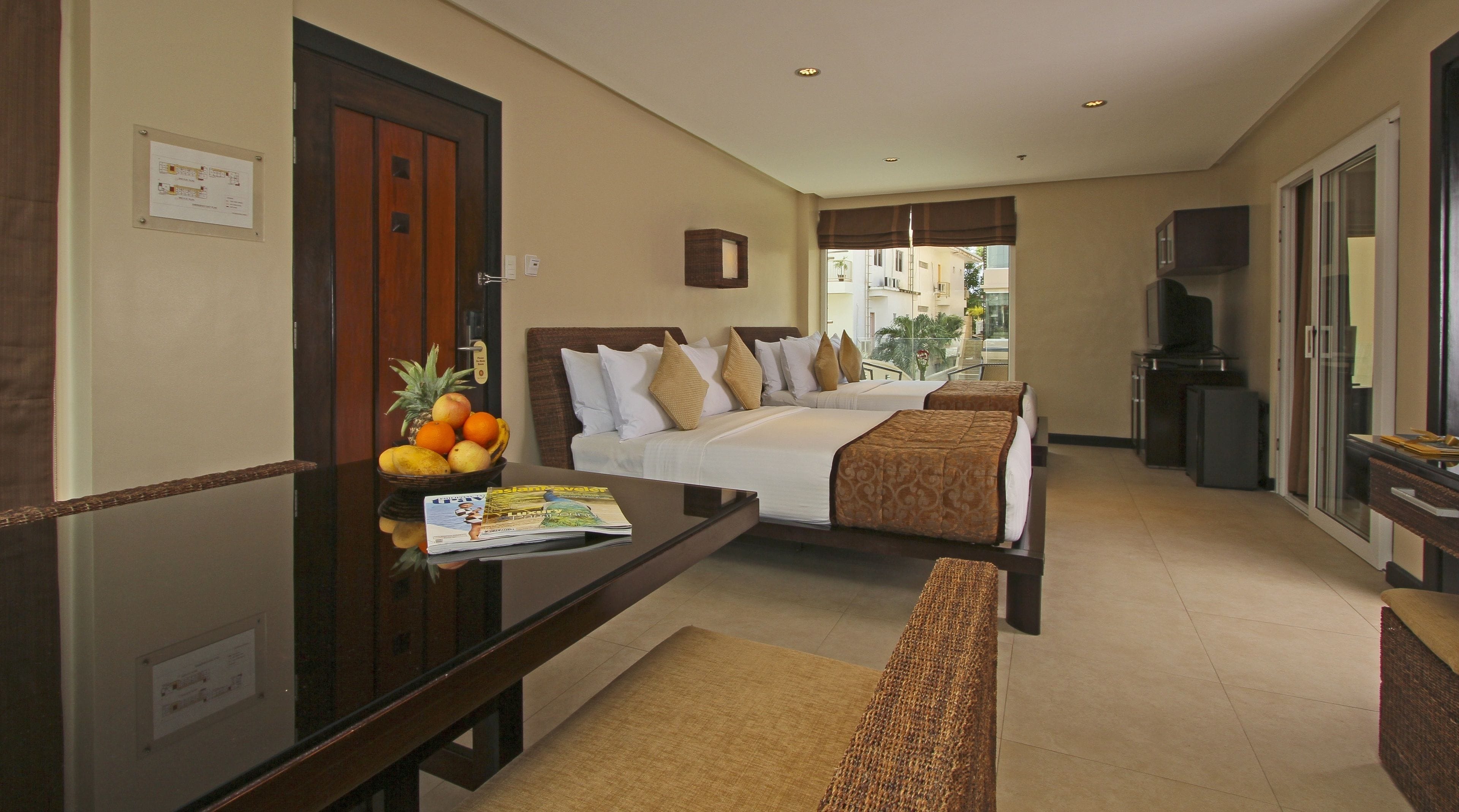 family suite | premium bedding, minibar, in-room safe, desk