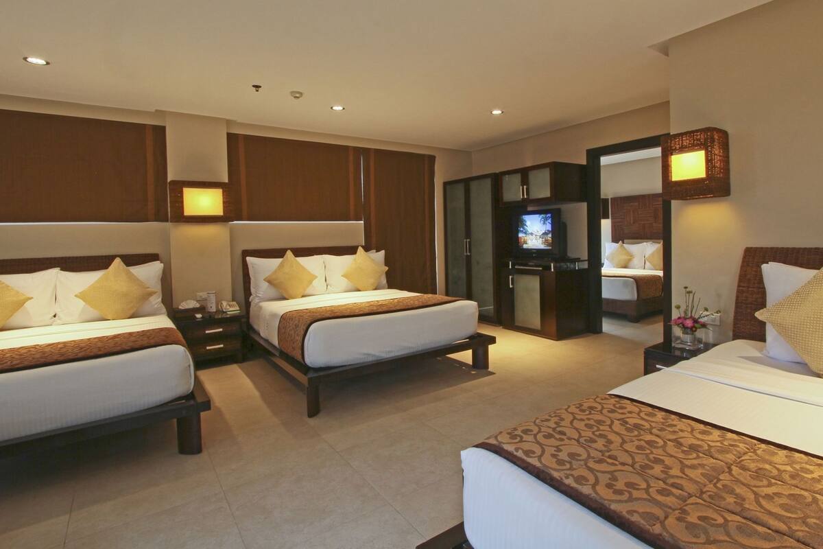 Premium bedding, minibar, in-room safe, desk