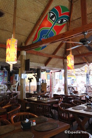 Restaurant - Nigi Nigi Nu Noos “e” Nu Nu Noos (Boracay Island)