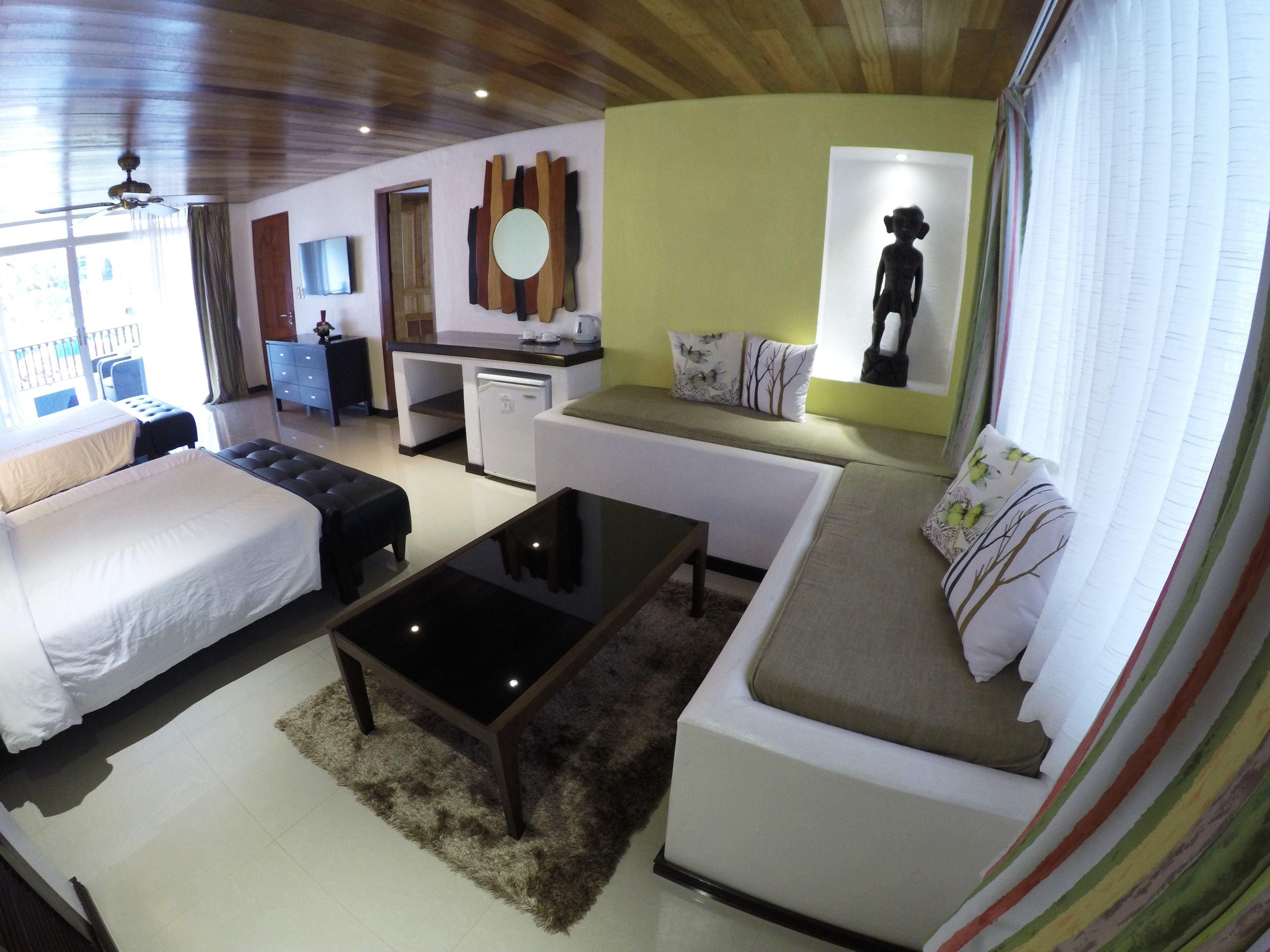 premier deluxe, 2 queen beds | minibar, in-room safe, blackout curtains, rollaway beds