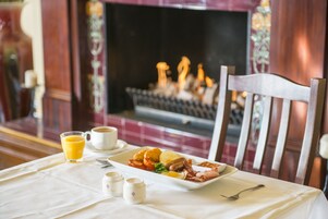 每日供应全套早餐（每人 AUD 30）