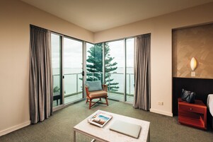 Minibar, caja de seguridad en la habitación y sistema de insonorización 