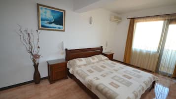 Double Room, Balcony, Sea View | Desk, iron/ironing board, free WiFi, bed sheets