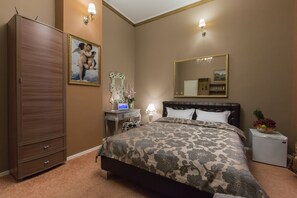 Premium bedding, minibar, in-room safe, individually decorated - Vila Elat (Chisinau)