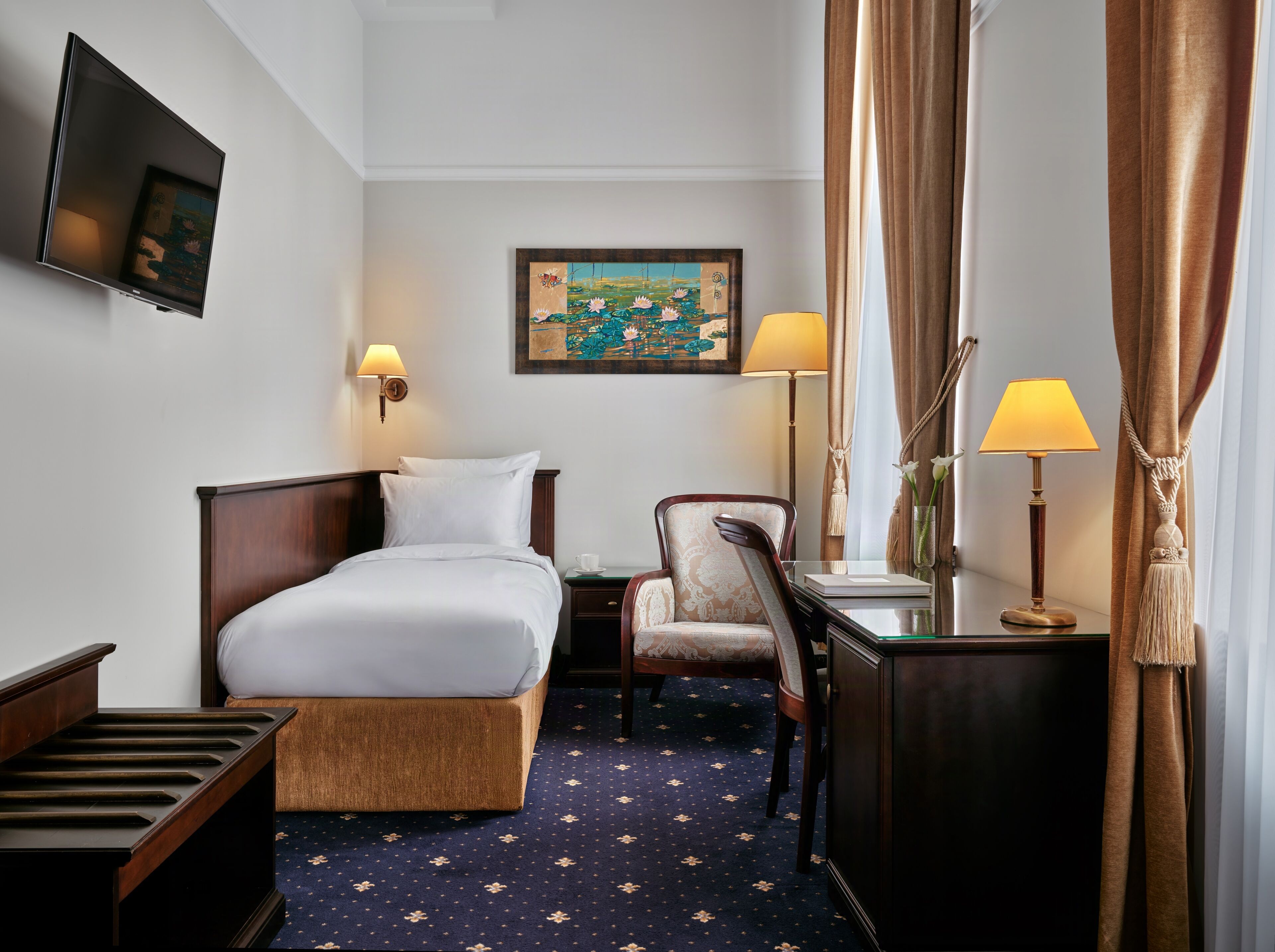 Minibar, in-room safe, soundproofing, free WiFi