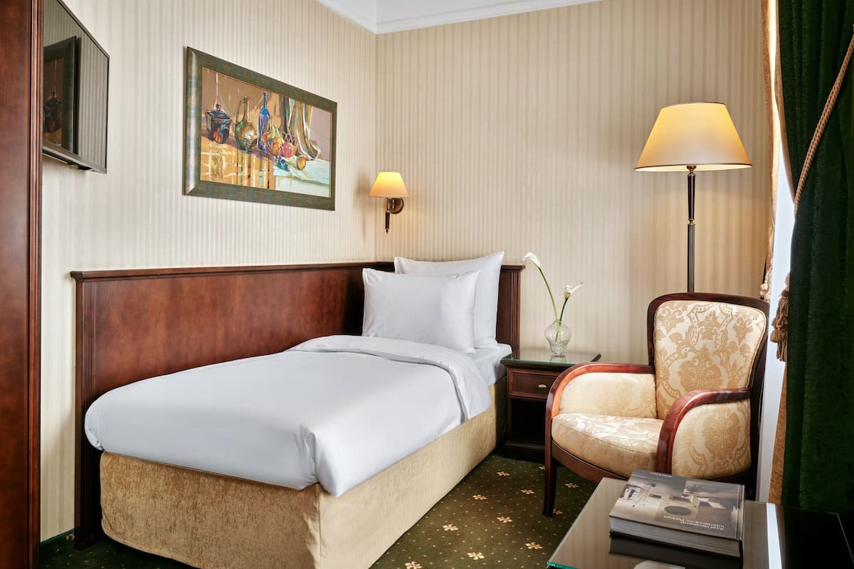 Classic Single Room | Minibar, in-room safe, soundproofing, free WiFi