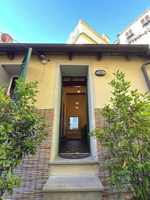 Premium bedding, in-room safe, free WiFi, bed sheets - Novecento Boutique Hotel (La Spezia)