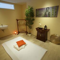Een sauna, lichaamsbehandelingen, aromatherapie, gezichtsbehandelingen