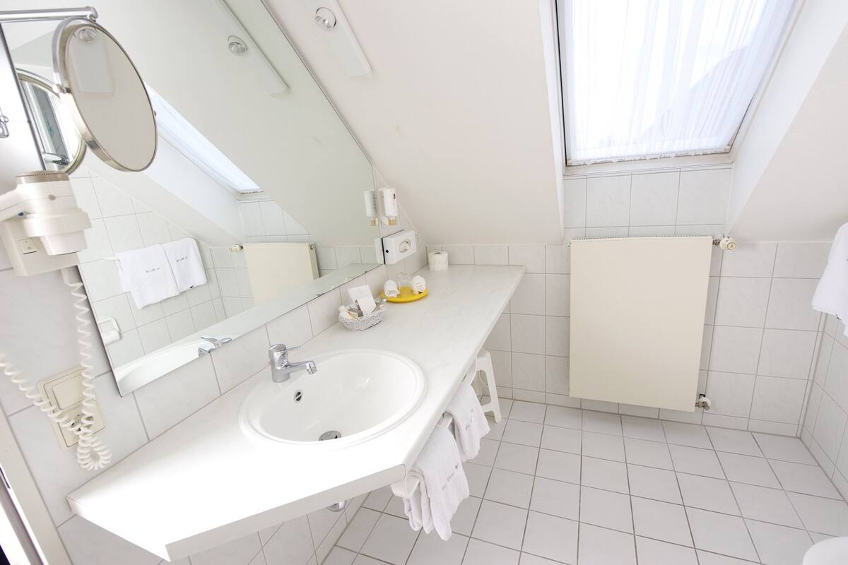 double room, vineyard view | bathroom | shower, rainfall showerhead, hair dryer, slippers